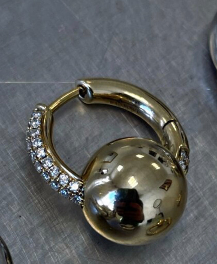 Diamond Hoop w Gold Ball